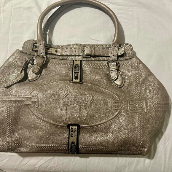 Fendi - Picture 1 of 2